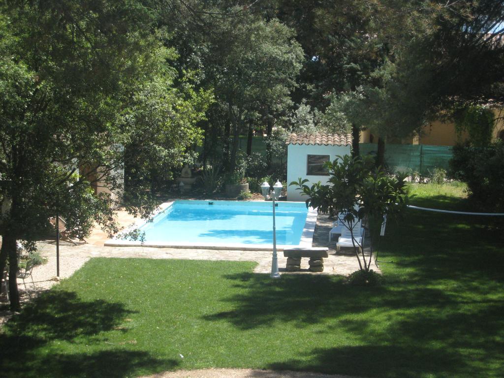 Mas Les Filaos Otel Carpentras Dış mekan fotoğraf